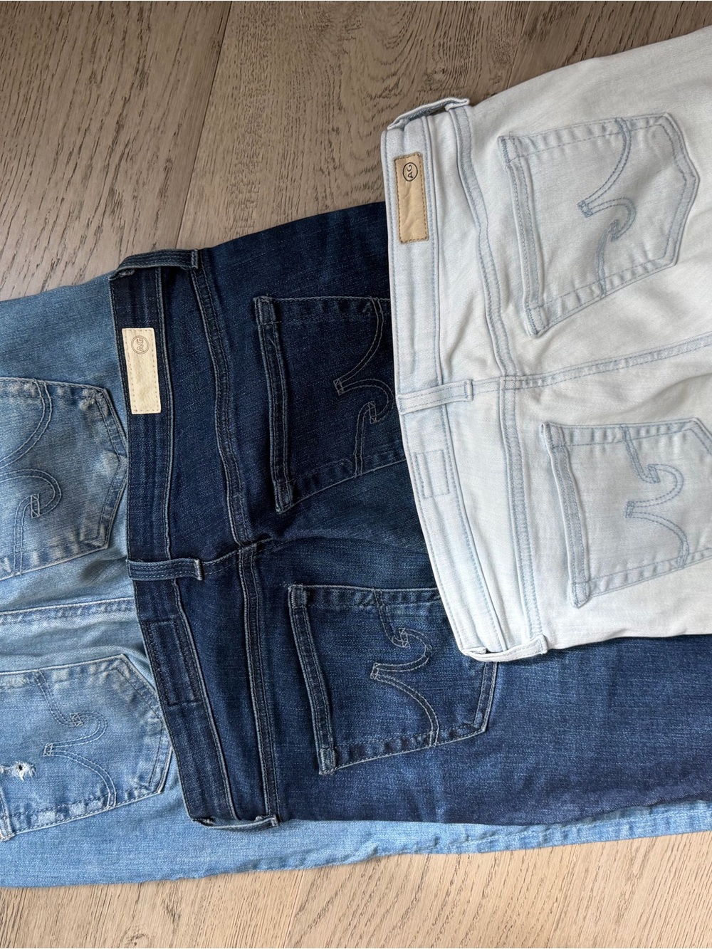 Lot of 3 pairs of AG jeans - size 28 - Picture 6 of 7